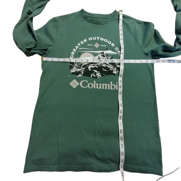 Like new! Columbia green long t-shirt - Size Medium mountain outdoors - Picture 5 of 5